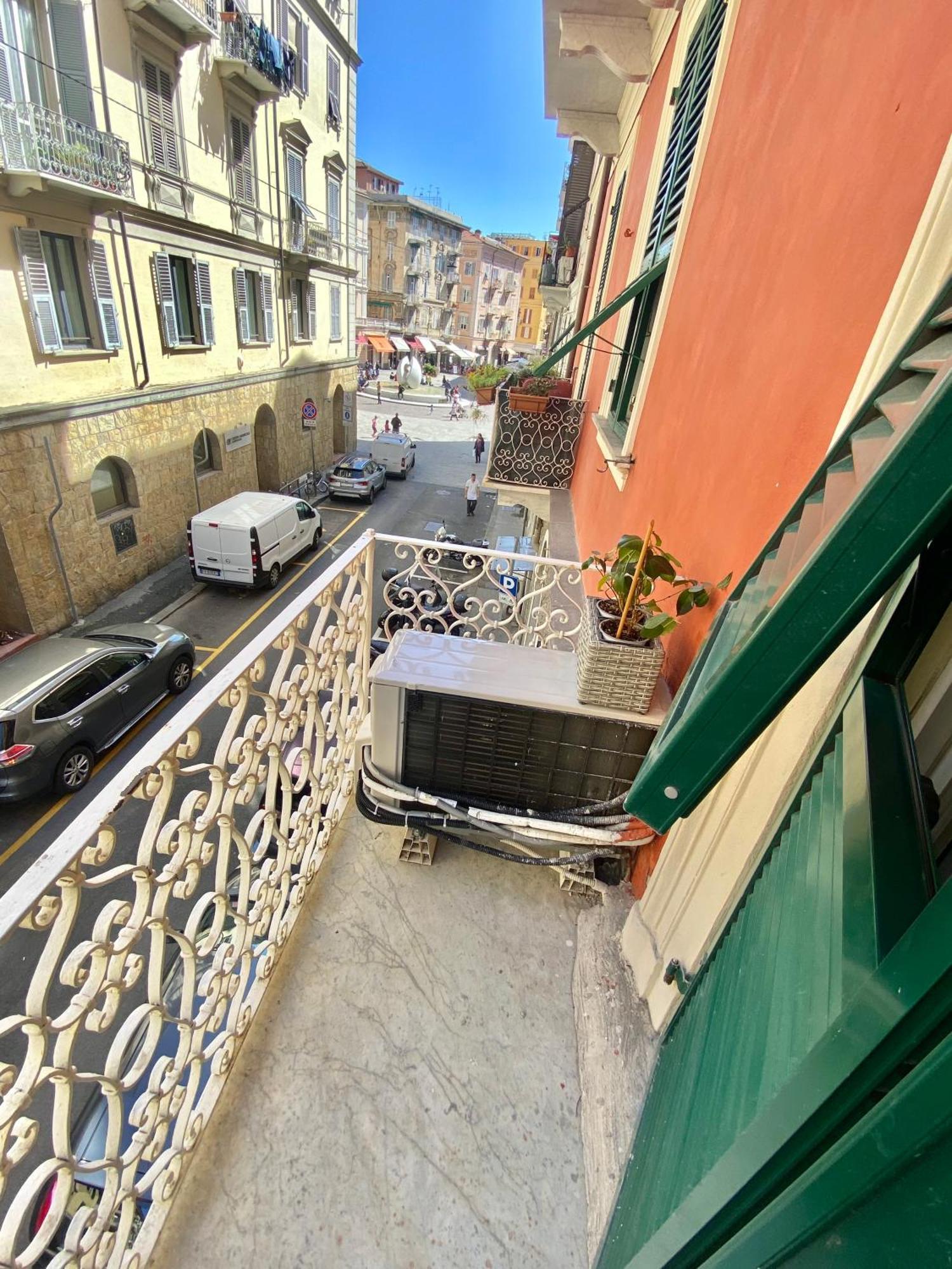 Leo'S Home La Spezia Luaran gambar